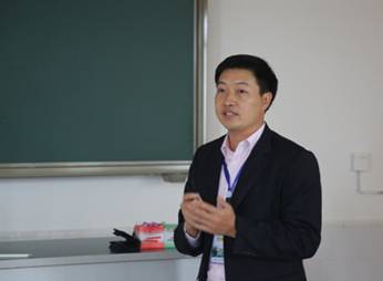 湖南省地质中学黄仁忠老师在参加说课比赛